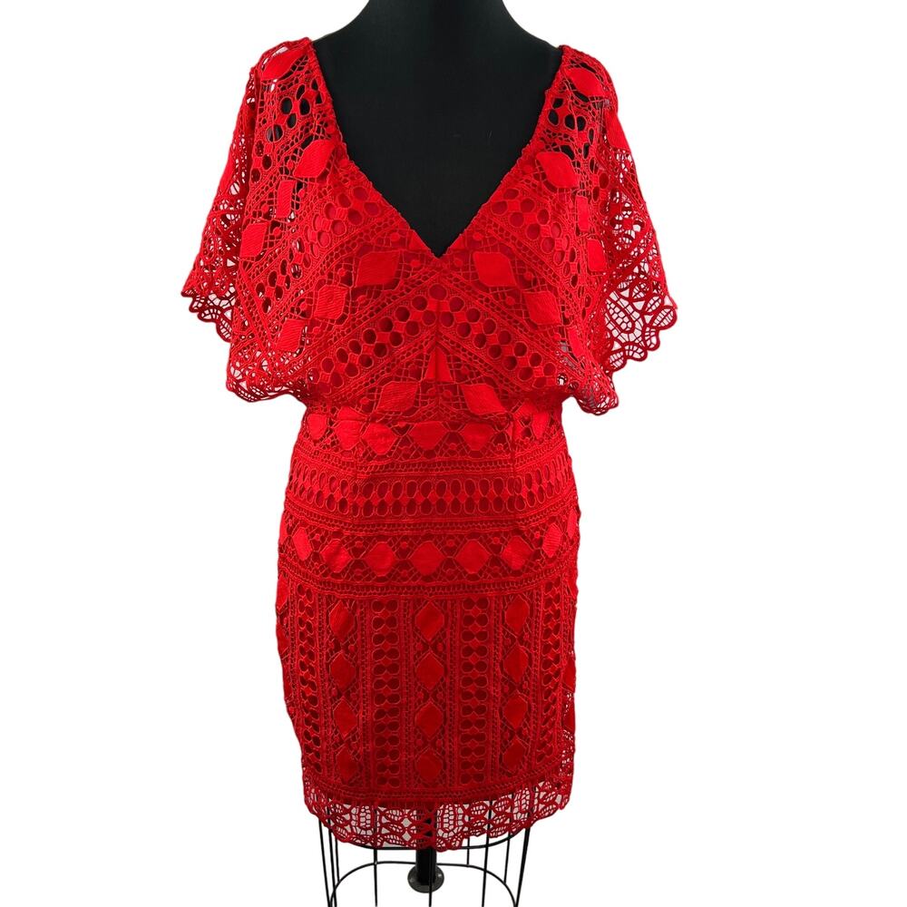 NWT Lulus First Kiss Red Floral Lace Kaftan Sleeve Sheath Cocktail Dress M NEW